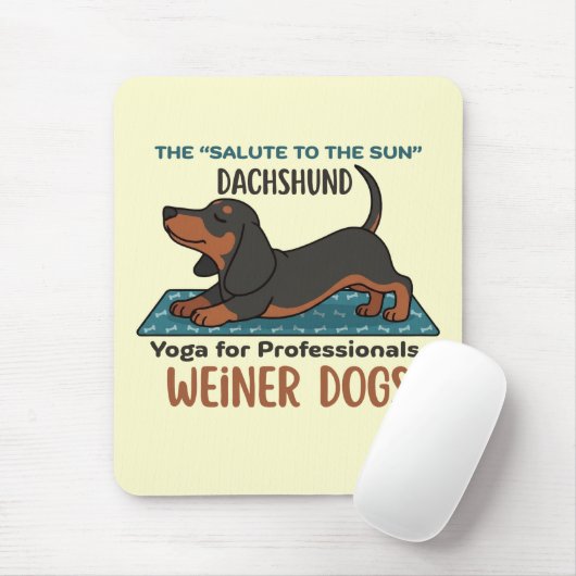 Funny dachshund doing the sun salutation (yoga) マウスパッド (マウス)