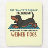 Funny dachshund doing the sun salutation (yoga) マウスパッド (正面)