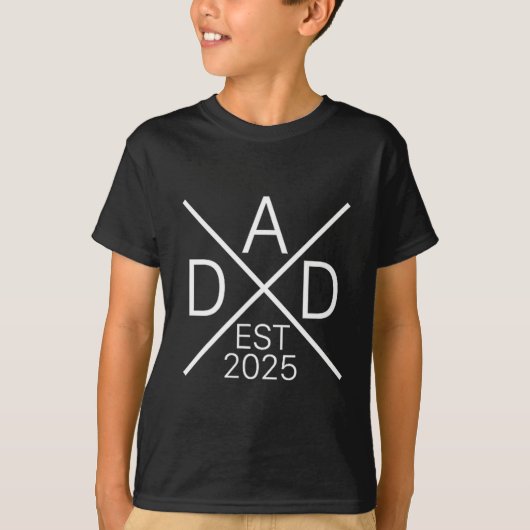 Funny Dad Est 2025 For New Dad Husband Baby Announ Tシャツ (正面)
