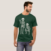 Funny Dancing Skeletons Cartoon Halloween Anti T.R Tシャツ (正面フル)