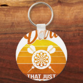 Funny Darting Dart Player That One Dart Design Dar キーホルダー (正面)