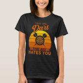Funny Darting Dart Player That One Dart Design Dar Tシャツ (正面)