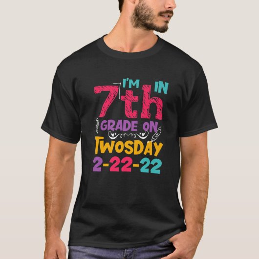 Funny Day February 2-22-22 Twosday 7Th Grade Math Tシャツ (正面)