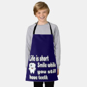 Funny Dental Quote エプロン (着用した状態)