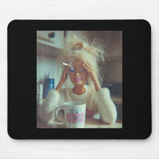 Funny Disgusting Doll Face Meme Smoking Sad Sarcas マウスパッド (正面)