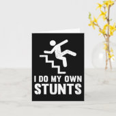 Funny Distressed I Do My Own Stunts カード (黄色い花)