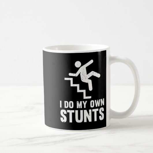 Funny Distressed I Do My Own Stunts  コーヒーマグカップ (右)