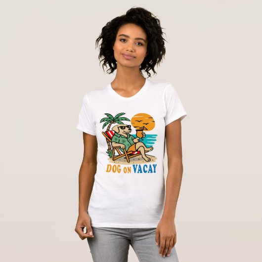 Funny Dog on Vacation T-Shirt | Cute Summer Tシャツ (正面フル)