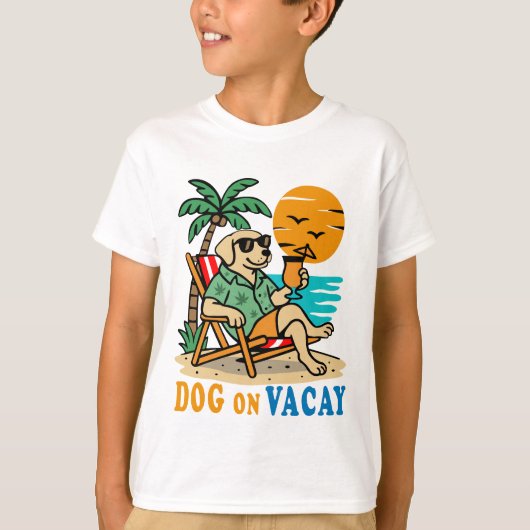 Funny Dog on Vacation T-Shirt | Cute Summer Tシャツ (正面)