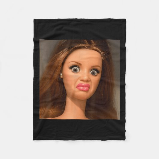 Funny Doll Face Meme Disgusting  フリースブランケット (正面)