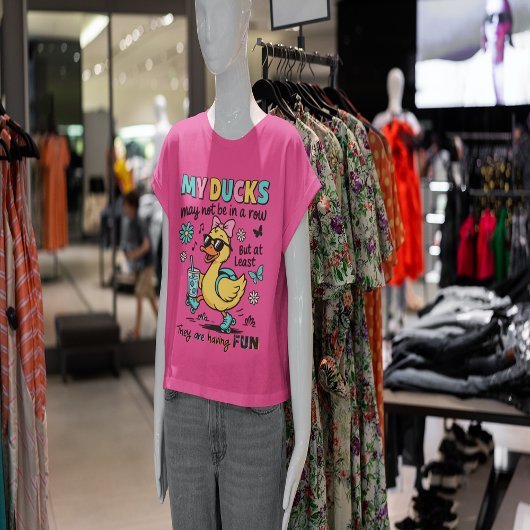 Funny Ducks Not In A Row Tシャツ