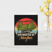 Funny Easily Distracted By Chinook Helicopter Retr カード (黄色い花)
