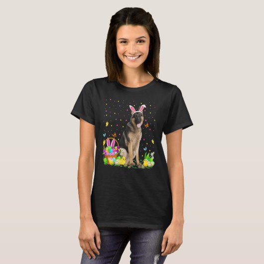 Funny Easter Egg Hunting German Shepherd Dog Easte Tシャツ (正面フル)