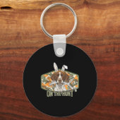 Funny easter labrador retriever on the hunt bunny キーホルダー (正面)