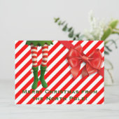 Funny Elf Legs Holiday Card | North Pole Mischief  シーズンカード (スタンド正面)