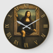 Funny Escaping Mona Lisa Stepping Out of the Frame ラージ壁時計 (正面)