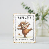 Funny Exercise Highland Cow Postcard ポストカード (スタンド正面)