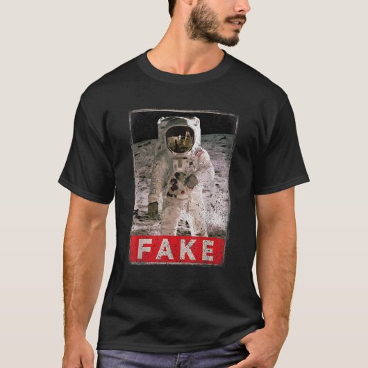 Funny Fake Moon Landing Apollo 11 Astronaut Hoax C Tシャツ (正面)