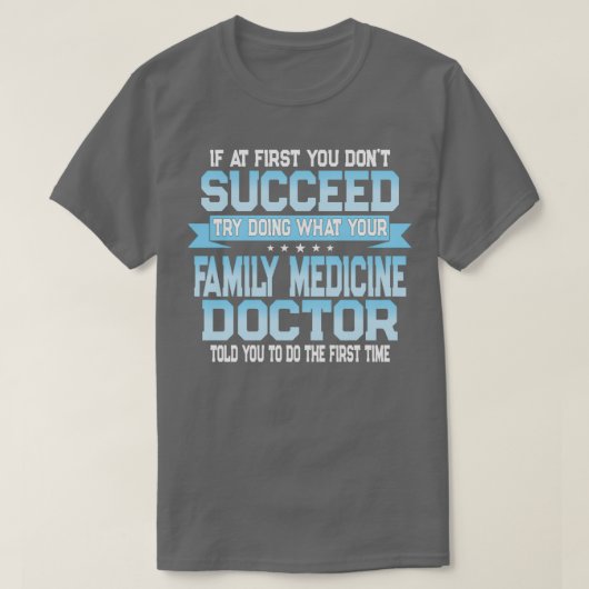Funny Family Medicine Quote Tシャツ (デザイン正面)