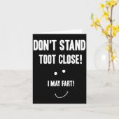 Funny Fart Don't Stand Toot Close I May Fart  カード (黄色い花)