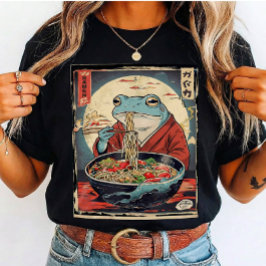 Funny Frog Eating Noodles Japanese for Cute Gift  Tシャツ