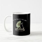 Funny Frog Off To Praise The Lord Christian Scoote コーヒーマグカップ (左)
