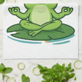 Funny Frog Yoga Cartoon Lotus Lily Pad Pose Design キッチンタオル (折り畳み)