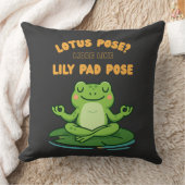 Funny Frog Yoga Cartoon Lotus Lily Pad Pose Design クッション (ブランケット)
