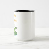 Funny Frog Yoga Cartoon Lotus Lily Pad Pose Design マグカップ (中央)