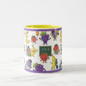 Funny Fruit School Life Seamless Cartoon Pattern ツートーンマグカップ (中央)