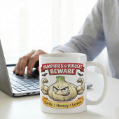 Funny Garlic Warning for Spooky Season コーヒーマグカップ