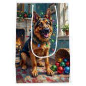 Funny German Shepherd Tangled in Christmas Lights ミディアムペーパーバッグ (裏面)
