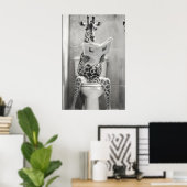 Funny Giraffe Bathroom Print, Reading Newspaper ポスター (ホームオフィス)