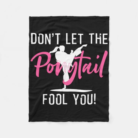 Funny Girl Karate Design Kids Women Kickboxing Bla フリースブランケット (正面)