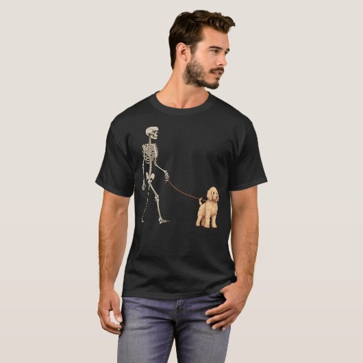 Funny Goldendoodle Skeleton Dog Walking Halloween  Tシャツ (正面フル)