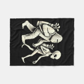 Funny Golf Bigfoot Sasquatch Alien Ufo Golfer フリースブランケット (正面(横))