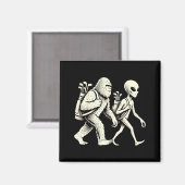Funny Golf Bigfoot Sasquatch Alien Ufo Golfer  マグネット (正面/裏面)