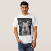 Funny Graphic Capybara Selfie with UFOs Weird Tシャツ (正面フル)