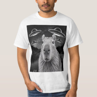 Funny Graphic Capybara Selfie with UFOs Weird Tシャツ