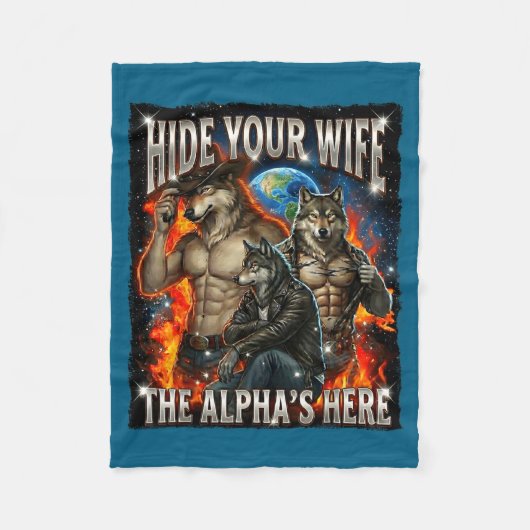 Funny Graphic Tee Hide Your Wife The Alpha Is Here フリースブランケット (正面)