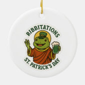 Funny Green Frog St. Patrick's Day  セラミックオーナメント (裏面)