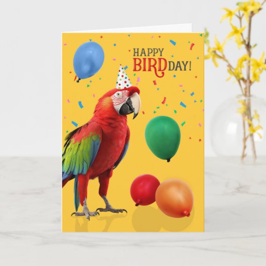 Funny Green Winged Macaw Parrot Birthday カード (黄色い花)