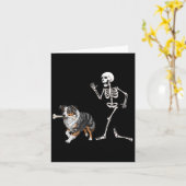 Funny Halloween Australian Shepherd And Skeleton  カード (黄色い花)