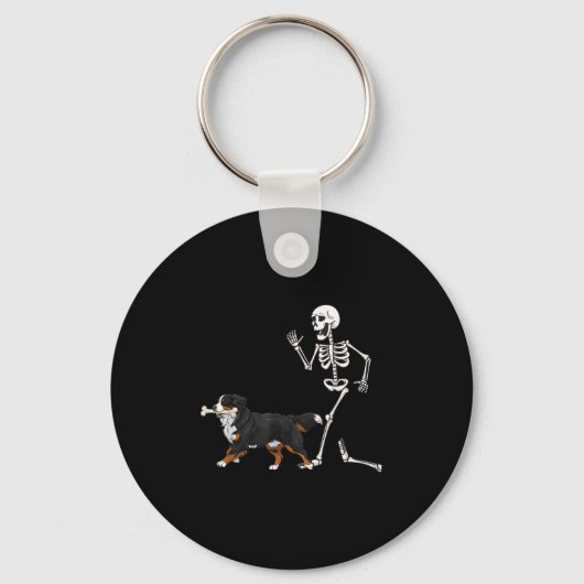 Funny Halloween Bernese Mountain Dog And Skeleton  キーホルダー (正面)