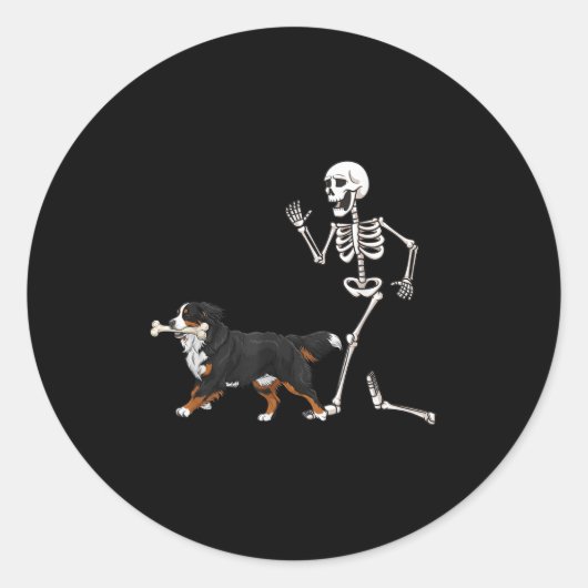 Funny Halloween Bernese Mountain Dog And Skeleton ラウンドシール (正面)
