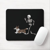 Funny Halloween Cardigan Welsh Corgi And Skeleton マウスパッド (マウス)