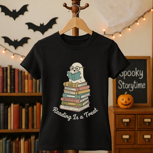 Funny Halloween Librarian Reading Is A Treat Tシャツ
