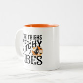 Funny Halloween Mug With Black Witch & Full Moon ツートーンマグカップ (正面左)