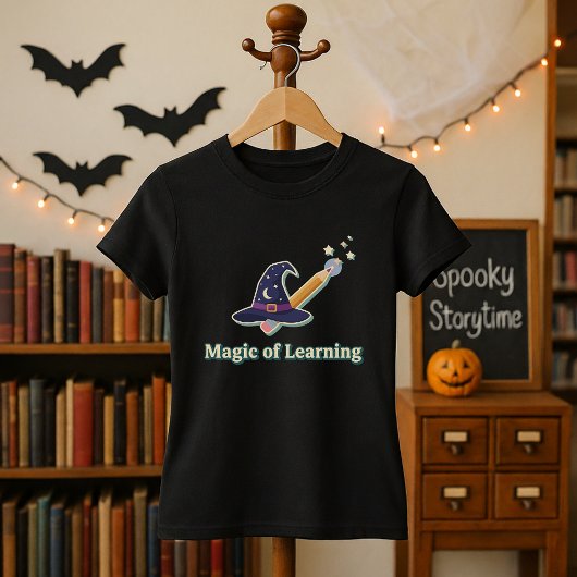 Funny Halloween Teacher Gift Magic of Learning Tシャツ