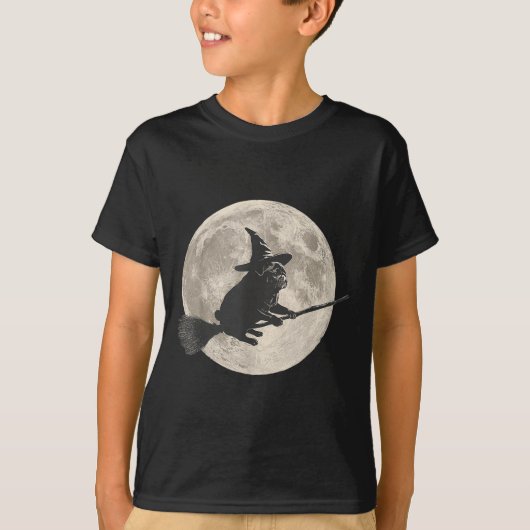 Funny Halloween Witch Pug Moon Trick Or Treat Soky Tシャツ (正面)